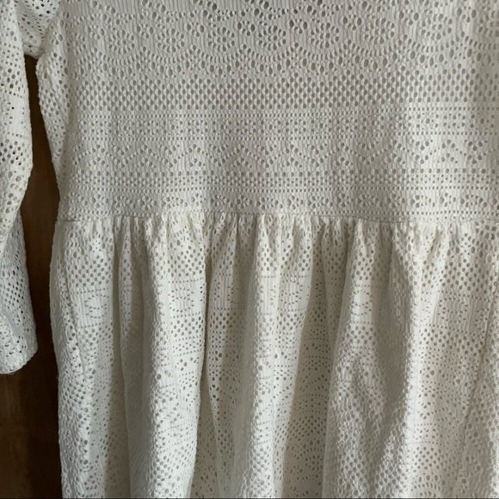 A Pea In The Pod- White Lacey Maternity Top S/P A Pea In the Pod - Picture 6 of 8